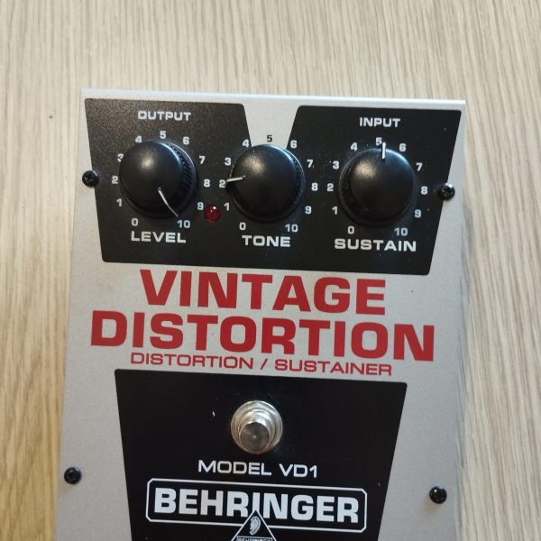 BEHRINGER VD1 Distorsion